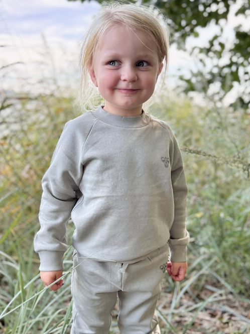 Hovedbilde Hummel x DressMyKid Solid Bumble joggedress-sett, ...